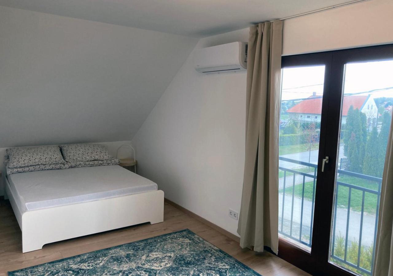 Karadi Apartman Zánka Εξωτερικό φωτογραφία